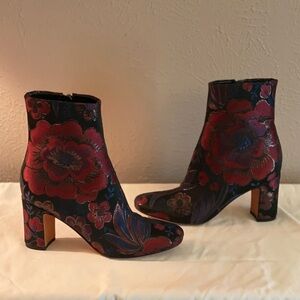 Marc Fisher Grazie Booties - Size 5.5